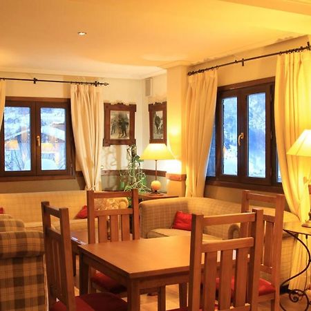 Aparthotel Sarrato Sallent de Gállego Buitenkant foto